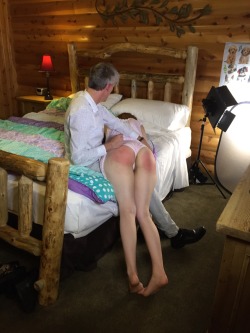 alexinspankingland:  Behind the scenes of @linnylace getting a bedtime spanking from Paul during our shoot this weekend. 😽 