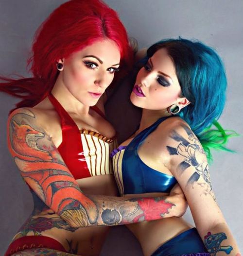 fuckyeahcervenafox:  Mixing Red and Blue adult photos