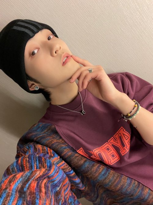 fytheboyz:@WE_THE_BOYZ: [KEV] ever just feel extra ✨snatched✨ Binnie wearing a beanie pt 0223(1, 2, 