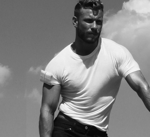 hoscos:  rufskin