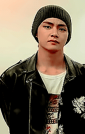 cyphertaehyungie: make me choose: ↳ @ktheaven asked: taehyung wearing bandanas or beanies