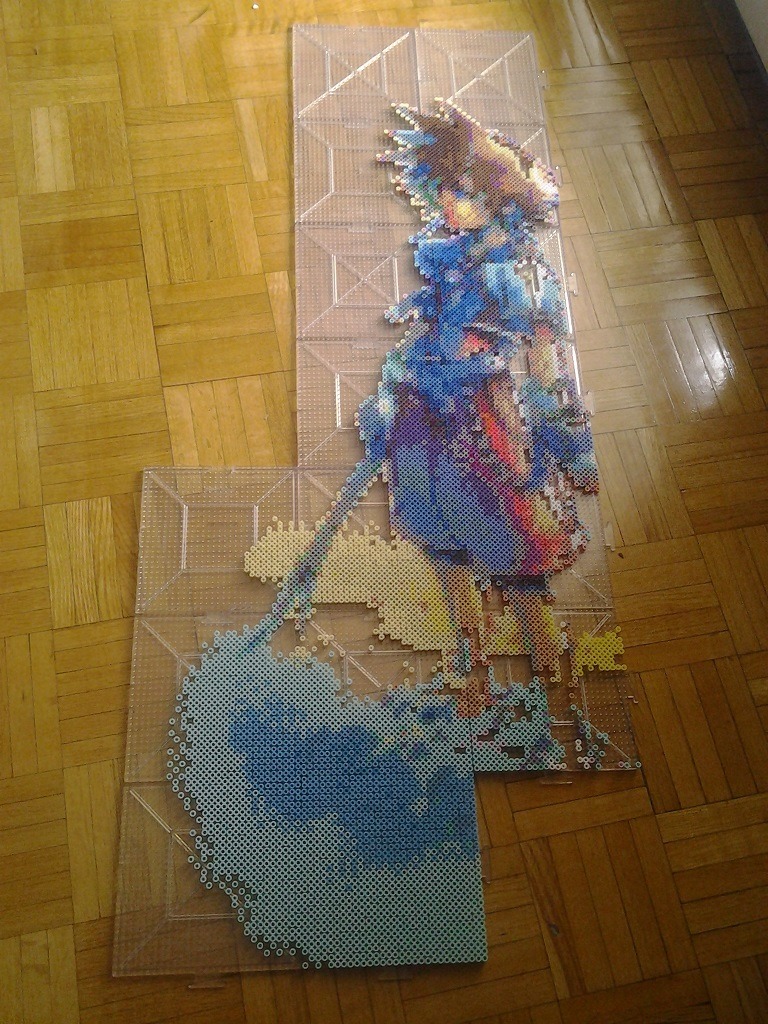 apinkhairedgirl:  here’s another progress shot of my Sora beadsprite so far. ran