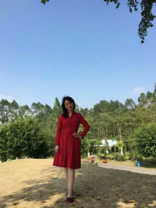 yinqihaxiaoman: 放假了也不回来看看就知道和情夫玩，到底谁是你老公