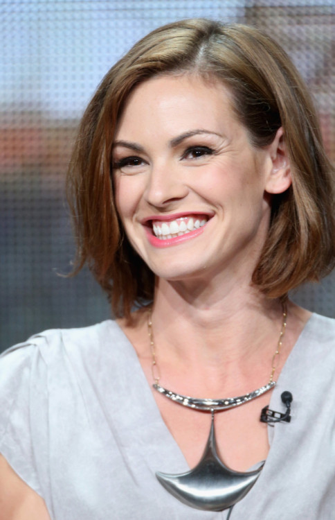 jorge3z:  Daisy Betts 2015.08.12 - NBCUniversal Summer TCA Press Tour ‘Childhood’s End’ Panel