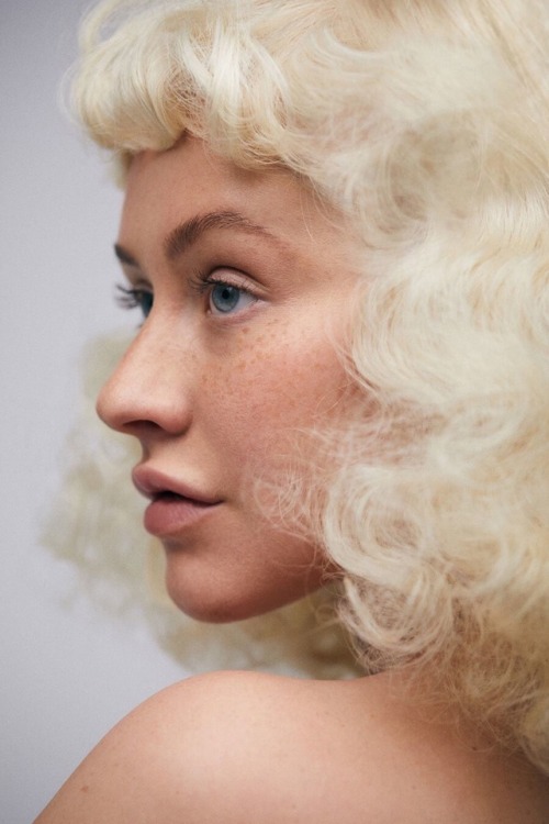 damnafricawhathappened: indiglo: jumex: Xtina for Paper she looks incredible, I’m so happy fo