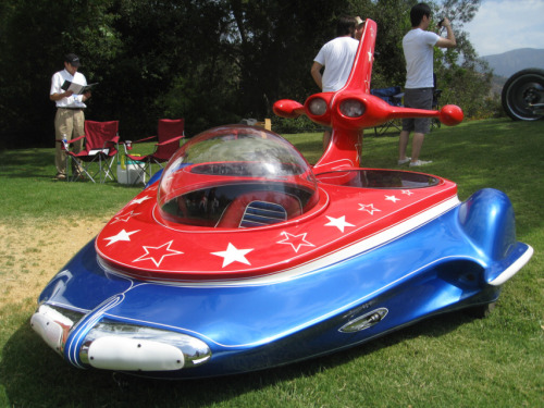 ayellowbirds:titleknown:Everybody always talks about Ed Roth’s [awesome] art, but let’s take some ti