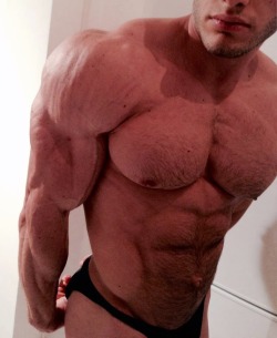 bodybodyman:Dan Cristian