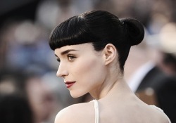 adrianbrody:   Rooney Mara Oscars 2012  
