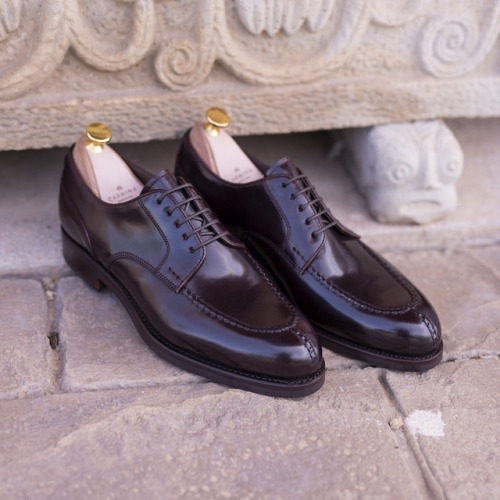 Introducing our Norwegian shoes 80414 in @horweenleather shell cordovan color 8. Discover at Carmina