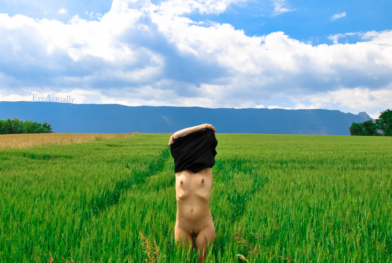 eveactually:Outdoor Upskirt