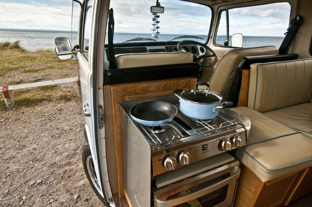 abbydollll:  shyowl:  wanderlust-grit:  Check this out. 1972 VW camper van revamped.