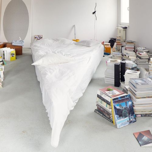 unsubconscious:Triangular bed by Berlin-based architect Sam Chermayeff
