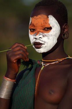 iseo58:  Suri girl seen by the Kibish river