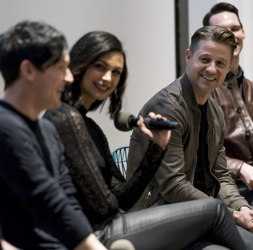 gothamfox:Who had fun with the Gotham cast last night?! Scroll to see what they had to say.