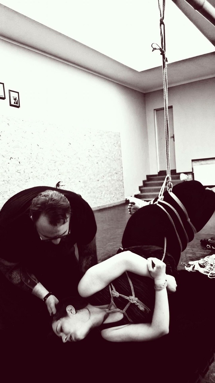 strictly-nawa-kitsune:  Some snapshots of working sessions during Kinbaku Luxuria