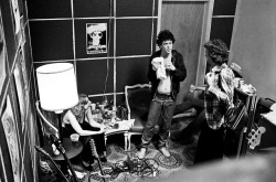 Everythingloureed:  Lou Reed, Greenroom After Show, Austin Opry House, 1978. “It