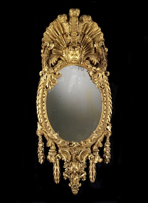 Espejo atribuido a  William Kent, 1733-34.
