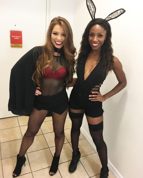halloweenisforthesexy: A sexy vampire should always roll with a sexy bunny
