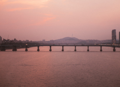 XXX inhwa-kim:  August 2, 2018.Cheongdam Bridge, photo