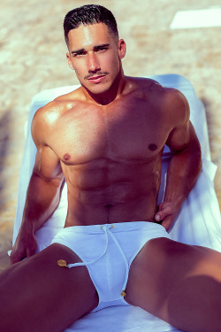 butts-n-bulges:  mansexfashion:  Photographer: