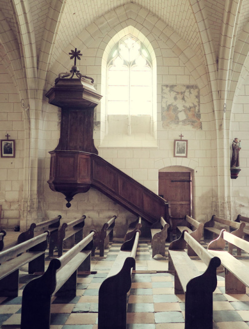 ambermaitrejean: Crissay-sur-Manse. Inside the 16th century church. Photos by Amber Maitrejean. I lo