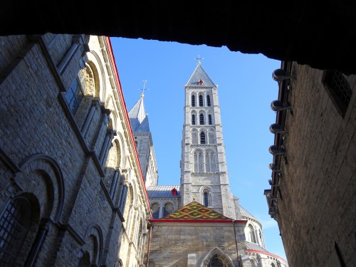 Tournai, la Cathédrale et la Grand-Place (où j’ai pris un cidre !)