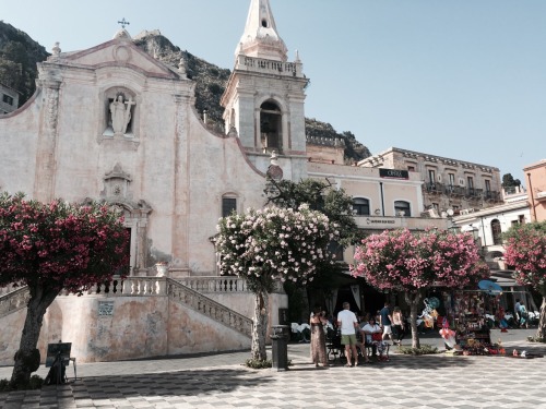 piety-patience-modesty-distrust:Taormina, Sicilia // 06.2016