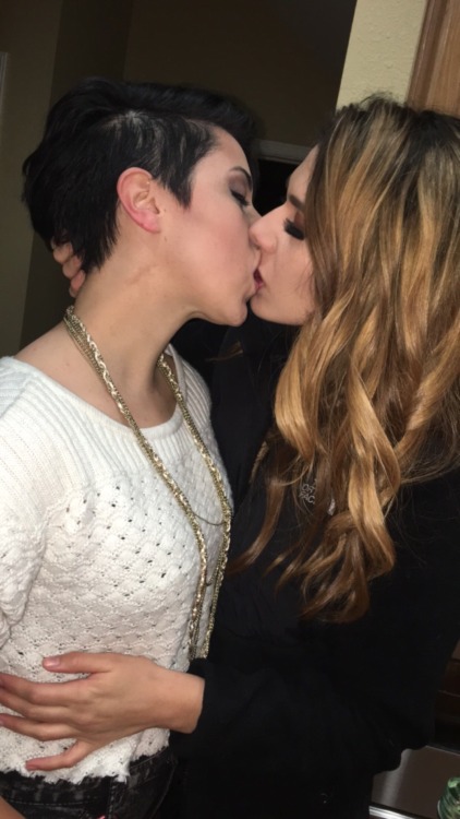 cutelesbians: