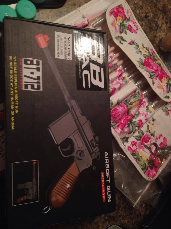 nsfwfoxyden:  Thanks for the pistol to complete my Eva cosplay! I will be using it