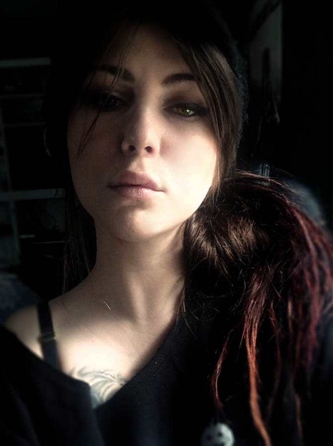 stickysheep:  yo  I figured it out, you are the love child of the woman from underworld