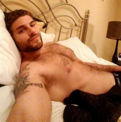 aquarius-poppers-addict:  Sexy bro