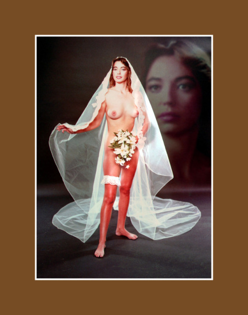 Another example of Kathy’s nude wedding portrait. Kathy loves nudism and enjoyed doing the nude photo shoot.www.natures-hideaway.com