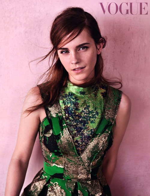 OMGG I&rsquo;m literally crying! How beautiful! Emma Watson, a preview from British Vogue. Out 6