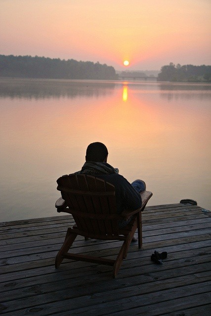 saintgeorgeus:  Abends am See   Need.