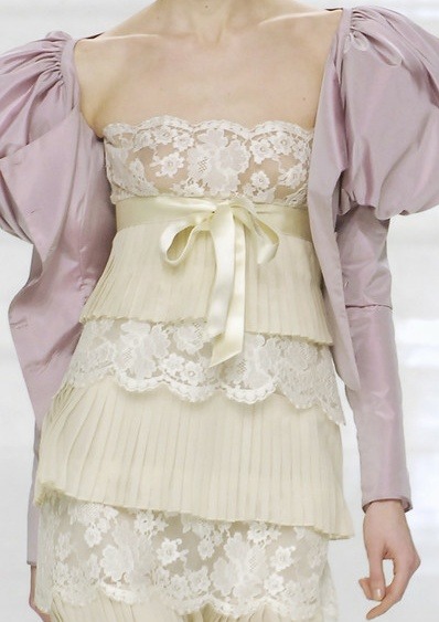 Valentino fall 2006 (via Ruffles & Layers / Valentino 2006 fall)