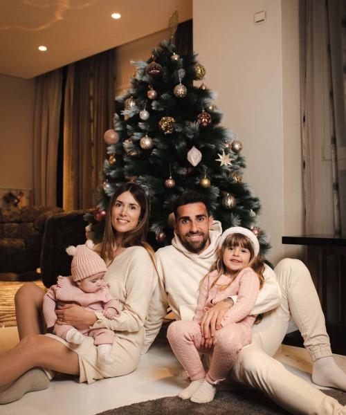 famososandwags:paco93alcacer Os deseamos una Feliz Navidad