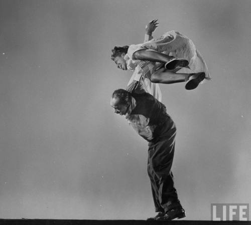 Willa Mae Ricker & Leon James (1943)Imagine if swing dance made a big comeback 