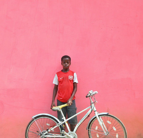 Instagram highlight: kwasi_darko  Overflowing with bold saturation, clean backgrounds and 