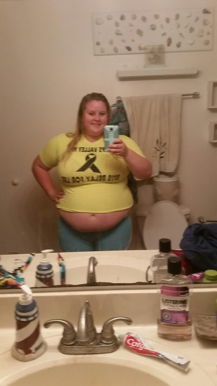 sexyxchubs: Loving the way my old clothes fit me now. I used to work out in this. Hootttt. ❤️ I also
