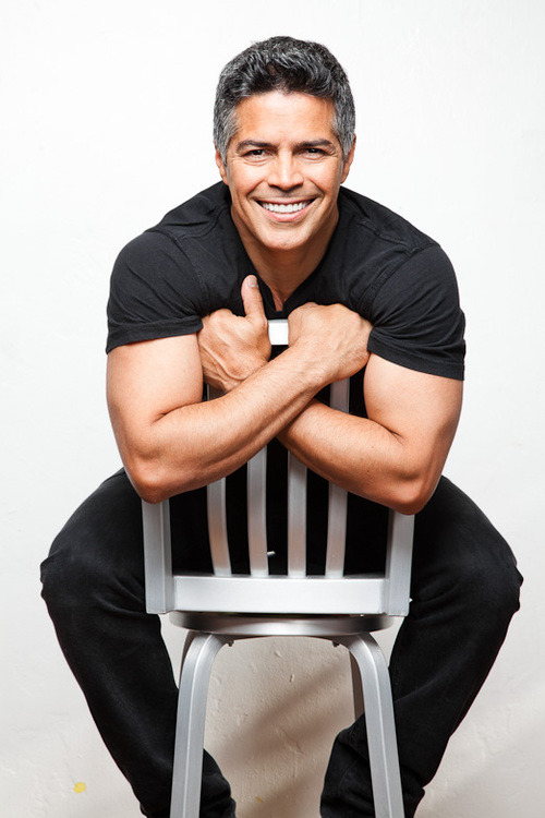 anthony258:  Esai morales 