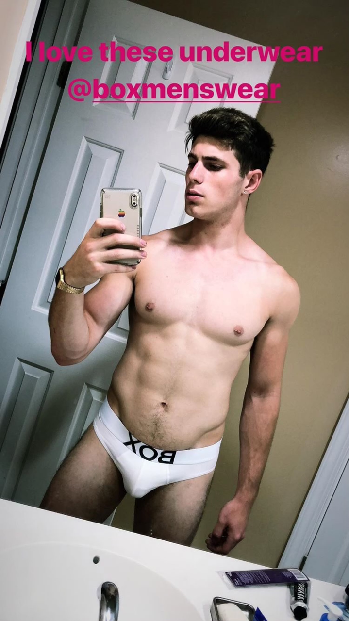 tvlshf321:  He’s so hot it’s hard to believe we’re from the same species