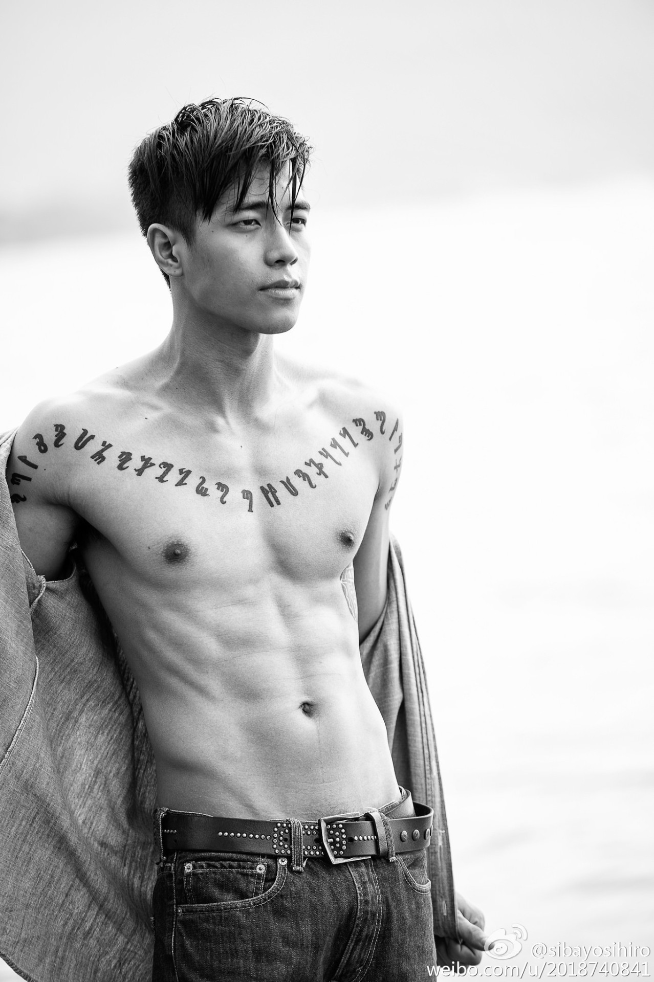 hunkxtwink:  Yheen Valero with unidentified model  Hunkxtwink - More in my archive