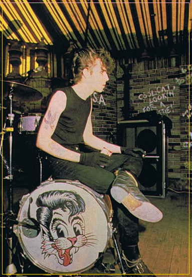 acme-rockabilly:  My favorite drummer, Slim Jim Phantom! 