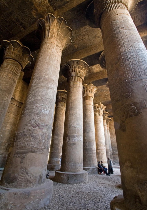 Pillars at the Temple of Khnum in Esna, Egypt (by Brian Ritchie).