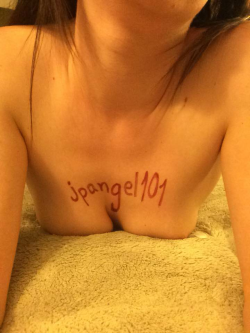 wegetdown77:  jpangel101:  Wow, one of my favourite girls made me my first fan signs! Incredibly hot kik girl sends more amazing pics of her great body, big tits, feet, pussy and asshole. Make sure you follow her blog for hundreds of sexy pics of her: