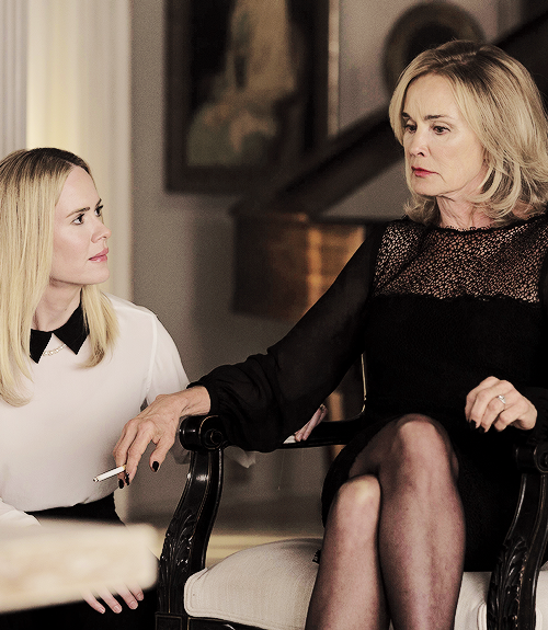 fuckyeahjessicalange:  Sarah Paulson & Jessica Lange | American Horror Story: Coven 