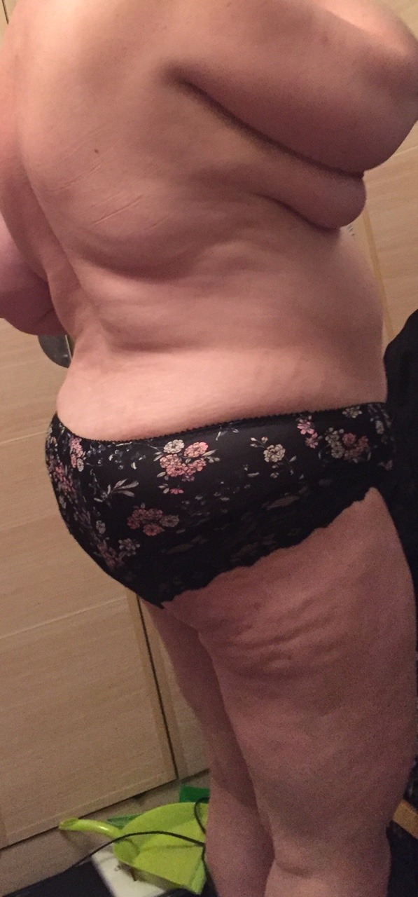 jedrick1201:  Who wants to fuck her