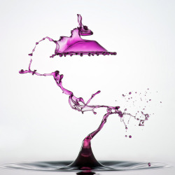 fuckyeahfluiddynamics:  Water droplet art