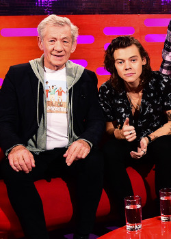 harrystylesdaily:  Harry and Ian McKellen