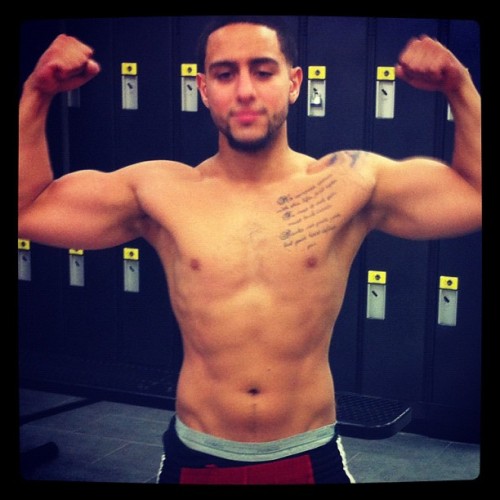 hotandexposed:  Submission: Aspiring model says he is “tryna get some exposure” on his model profile. I think we can manage that, can’t we, followers? 